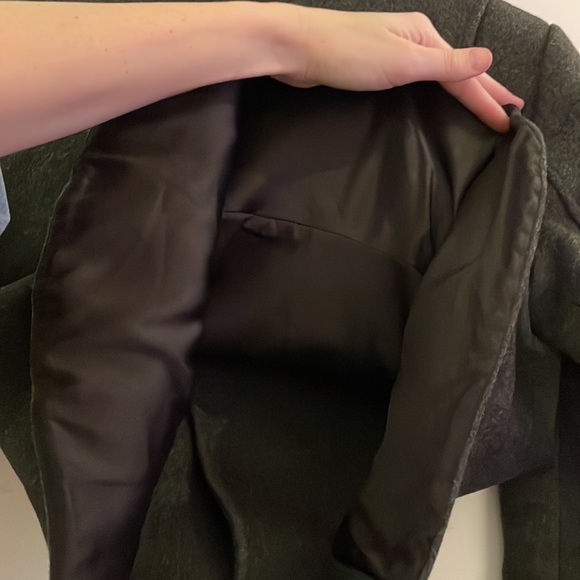 Gorgeous women’s 100% wool Elie Tahari winter coat. - Picture 8 of 16